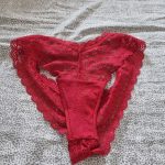 perizoma rosso in pizzo