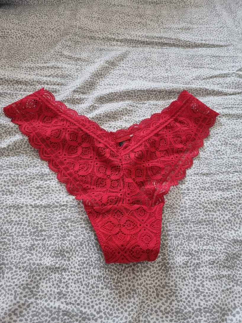 perizoma rosso in pizzo - immagine 4