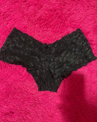 Culotte nera in pizzo