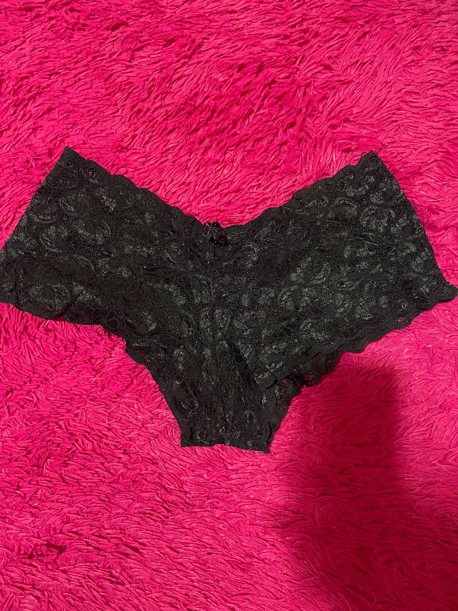 Culotte nera in pizzo